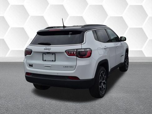 Certified 2025 Jeep Compass Limited AWD/4WD image 3