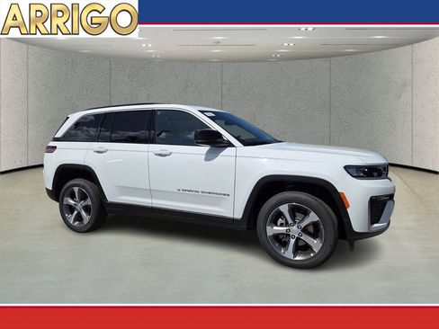 New 2026 Jeep Grand Cherokee Limited RWD image 1