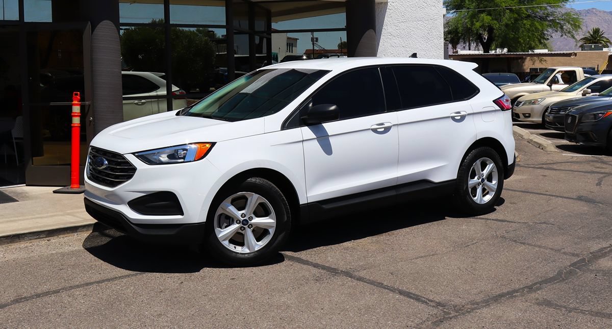 Used 2021 Ford Edge SE FWD image 3