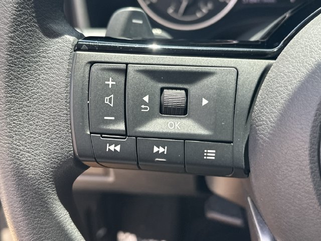 Used 2023 Nissan Rogue SV FWD image 21