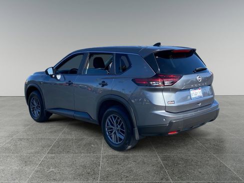 Used 2025 Nissan Rogue S FWD image 3
