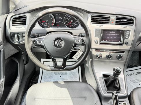 Used 2015 Volkswagen Golf S FWD image 26