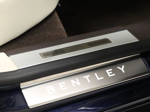 Used 2020 Bentley Flying Spur W12 image 98