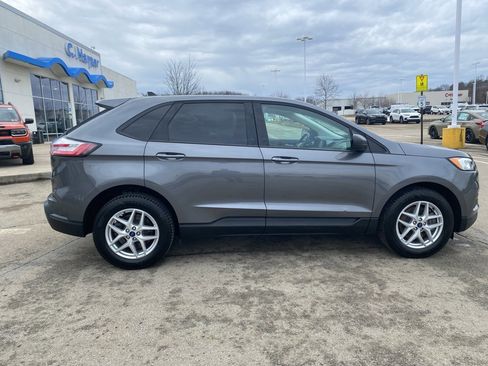Used 2022 Ford Edge SE w/ Cargo Accessory Package image 2