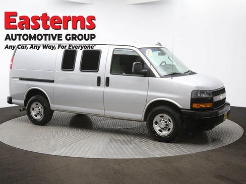 Used 2018 Chevrolet Express 2500 w/ Enhanced Convenience Package image 42