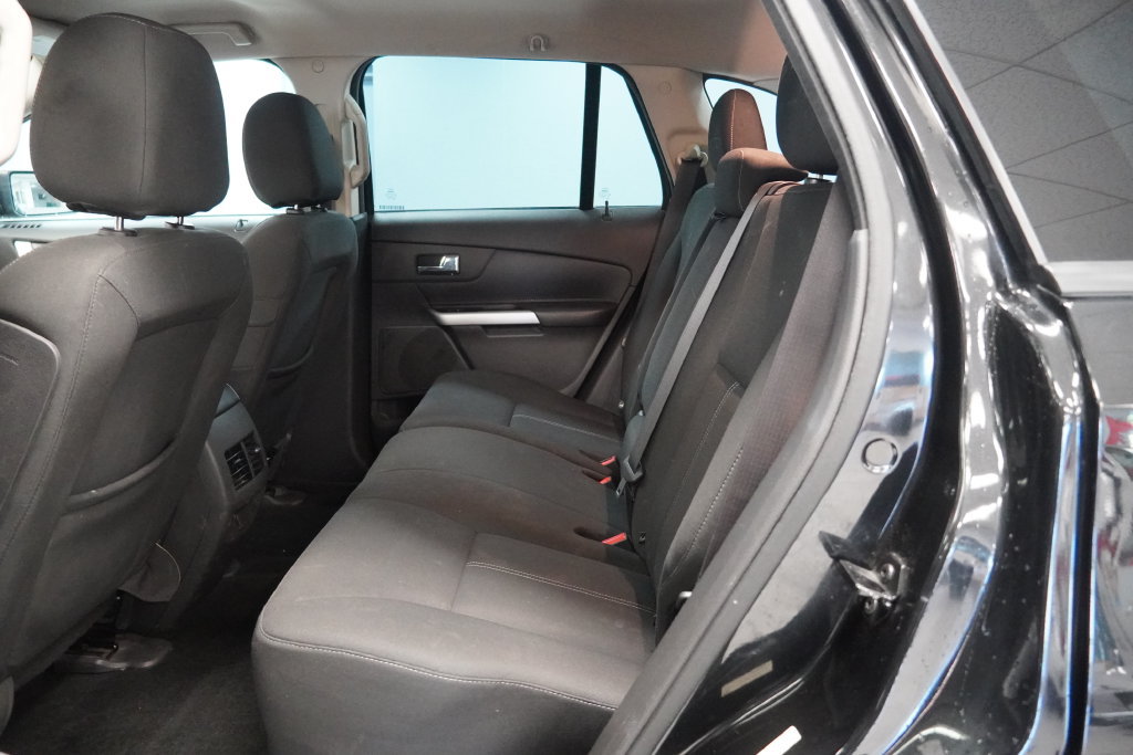 Used 2014 Ford Edge SE FWD image 24