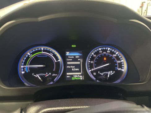 Used 2019 Toyota Highlander Limited w/ Protection Package #3 image 50