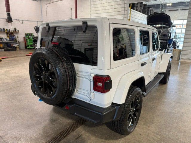 Used 2022 Jeep Wrangler Unlimited Sahara AWD/4WD image 22