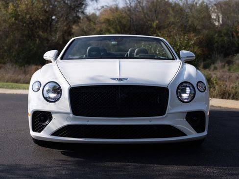 Used 2024 Bentley Continental GT image 13