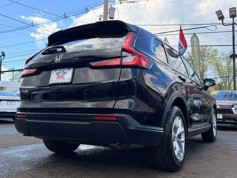 Used 2025 Honda CR-V LX image 9