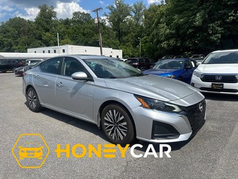 Used 2024 Nissan Altima 2.5 SV w/ SV Premium Package FWD image 1