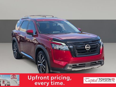 Used 2024 Nissan Pathfinder Platinum w/ Black Appearance Package AWD/4WD image 1