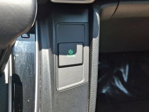 Used 2018 Honda CR-V Touring image 26