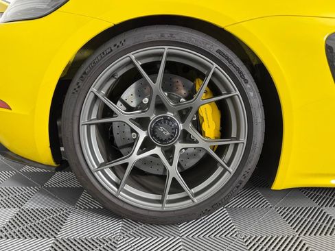 Certified 2024 Porsche 718 Boxster Spyder RS RWD image 17