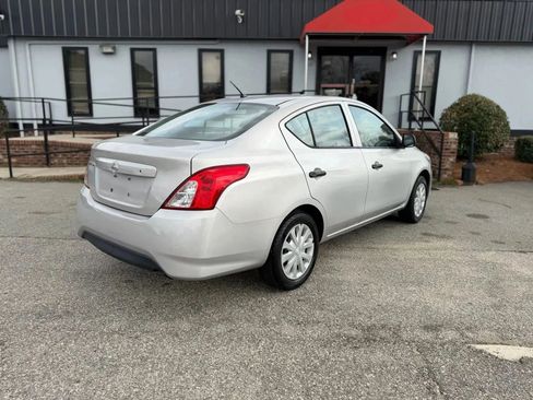 Used 2015 Nissan Versa S FWD image 7