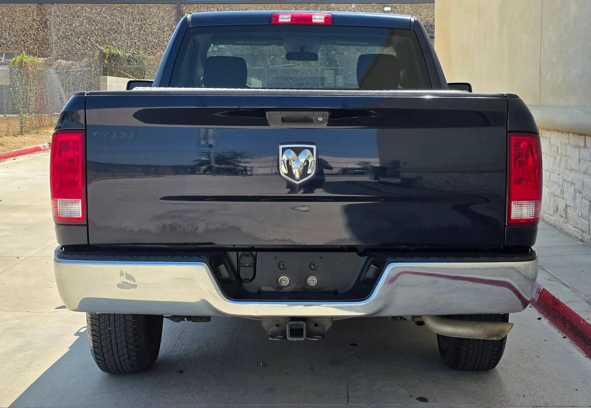 Used 2016 RAM 1500 Tradesman w/ Chrome Appearance Group RWD image 4