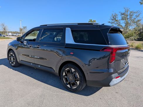 New 2026 Kia Carnival EX image 7