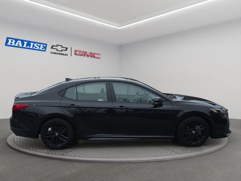 Used 2025 Toyota Camry SE image 5