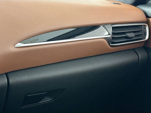 Used 2022 Maserati Levante Modena image 15