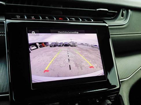 Used 2025 Jeep Grand Cherokee Altitude AWD/4WD image 28