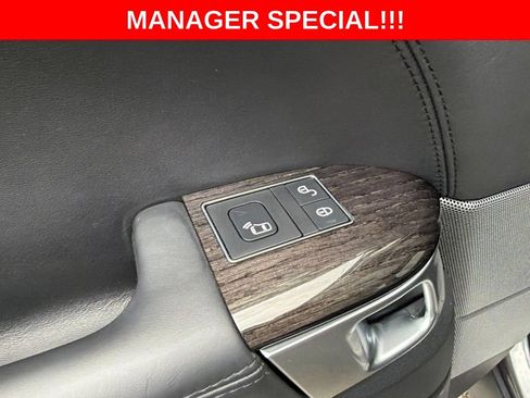 Used 2019 Land Rover Range Rover Sport Supercharged AWD/4WD image 19