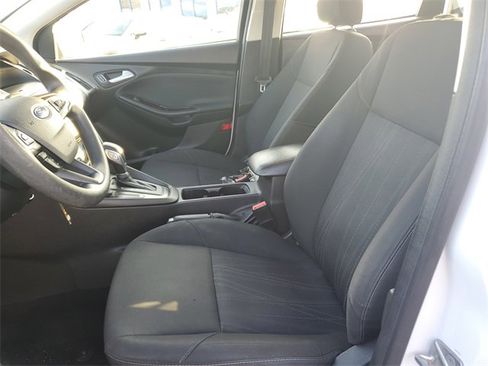 Used 2018 Ford Focus SE image 24