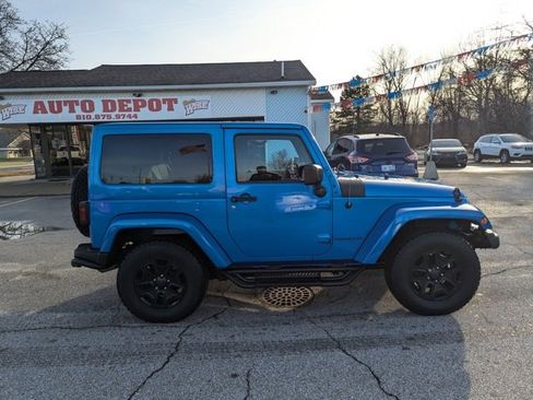 Used 2016 Jeep Wrangler Sahara image 2