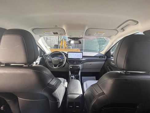 Used 2023 Ford Escape Platinum image 24