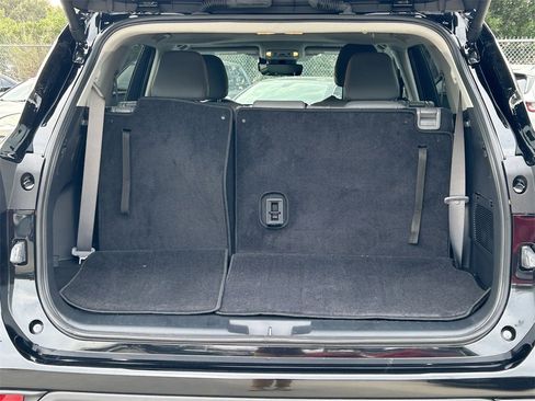 Used 2024 Toyota Highlander LE image 15