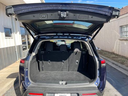 Used 2025 Nissan Pathfinder SV image 34