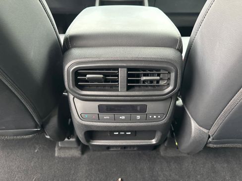 Used 2025 Honda Pilot Touring image 30