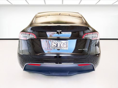 Used 2023 Tesla Model Y Long Range AWD/4WD image 5