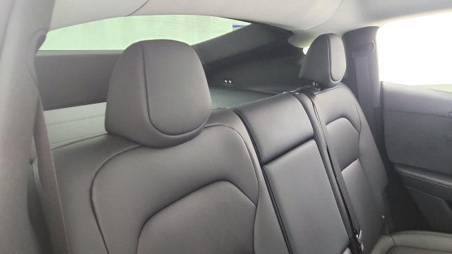 Used 2026 Tesla Model Y AWD image 35