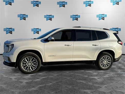 Used 2025 GMC Acadia Denali image 2