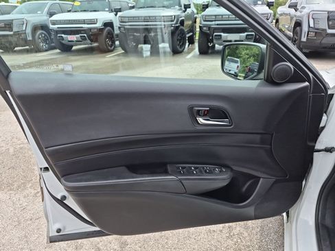 Used 2015 Acura ILX w/ Technology Package FWD image 18