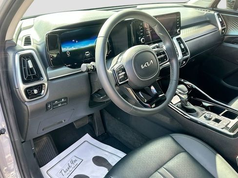 Certified 2023 Kia Sorento SX image 9