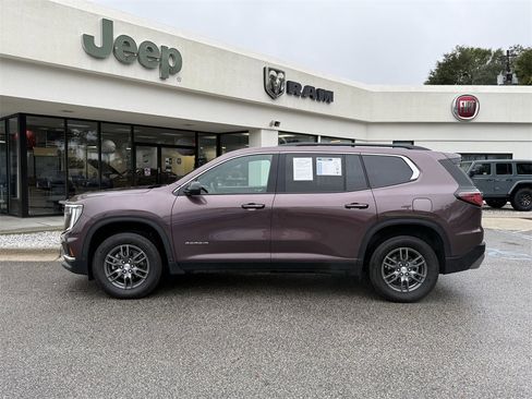 Used 2025 GMC Acadia Elevation image 8