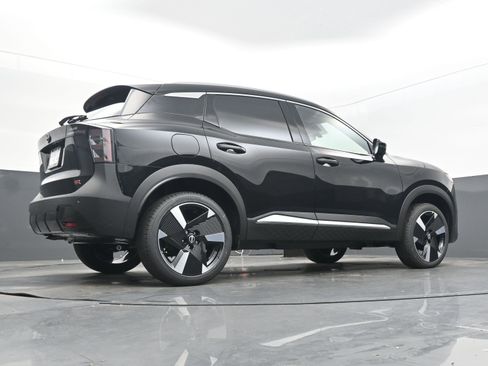 Used 2025 Nissan Kicks SR image 24