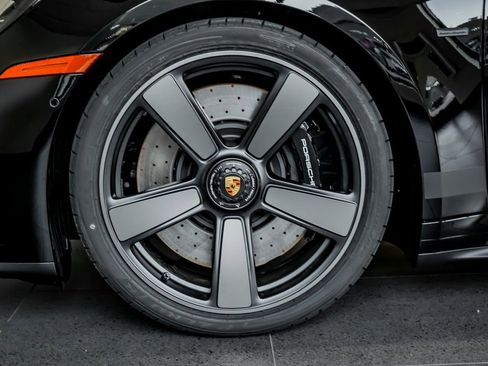 Used 2026 Porsche 911 Carrera GTS RWD image 11