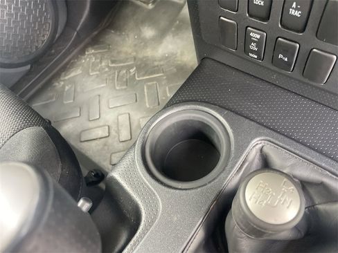 Used 2014 Toyota FJ Cruiser 4WD w/ Upgrade Package image 26