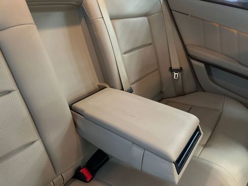 Used 2010 Mercedes-Benz E 350 4MATIC Sedan image 80