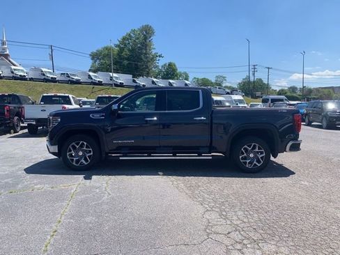 Used 2023 GMC Sierra 1500 SLT w/ SLT Premium Package AWD/4WD image 5