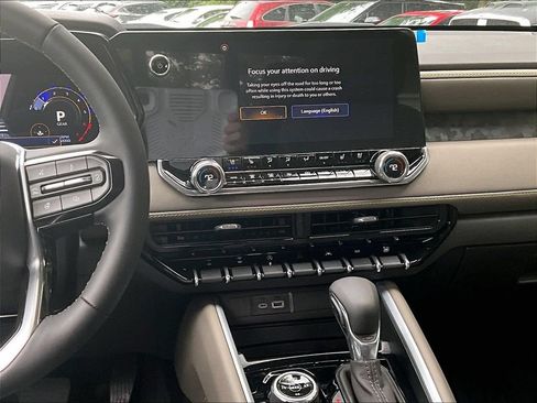 New 2026 Chevrolet Colorado ZR2 AWD/4WD image 13