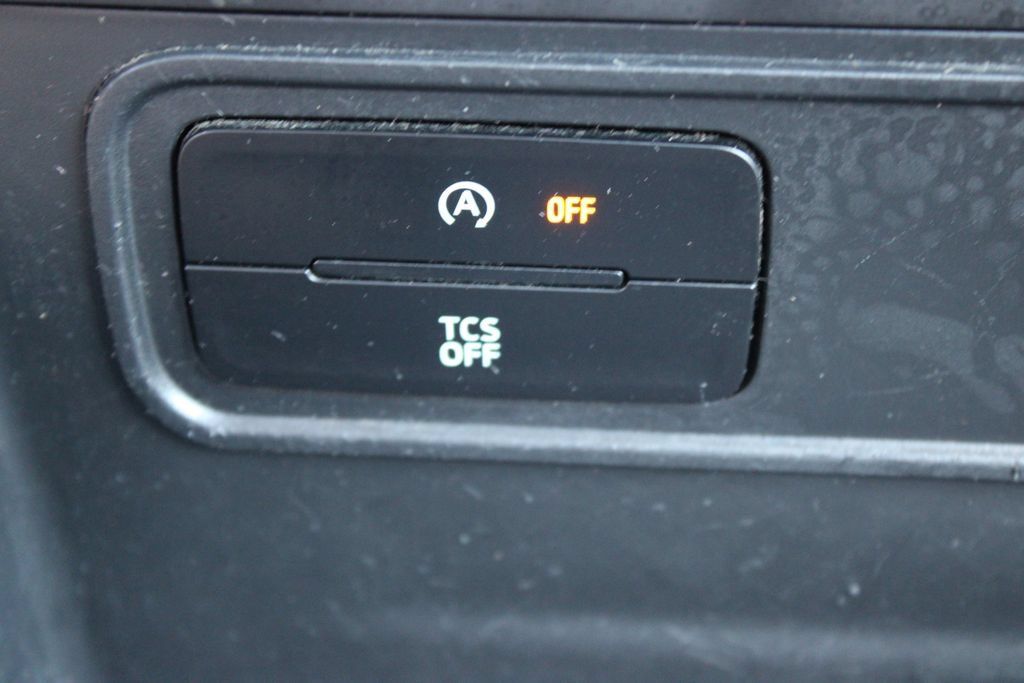 Used 2020 Ford EcoSport S FWD image 42