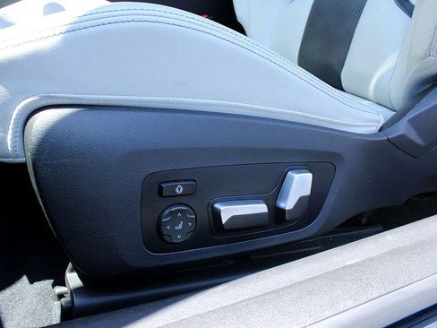 Used 2021 BMW M4 Coupe image 12