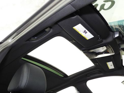 Certified 2023 BMW 530e w/ Convenience Package image 18