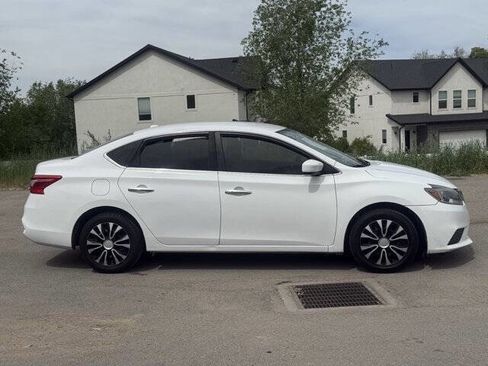 Used 2016 Nissan Sentra SV FWD image 3
