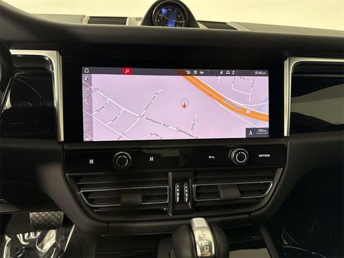 Certified 2024 Porsche Macan w/ Premium Plus Package image 27