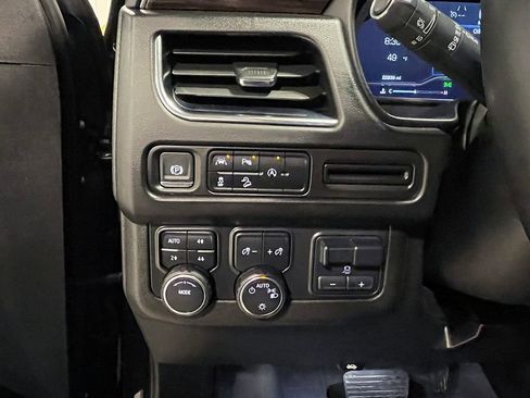 Used 2024 Chevrolet Suburban Z71 w/ Max Trailering Package image 21