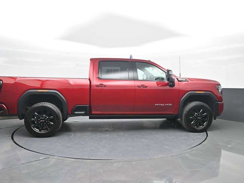 Used 2025 GMC Sierra 2500 AT4 w/ AT4 Premium Plus Package AWD/4WD image 9